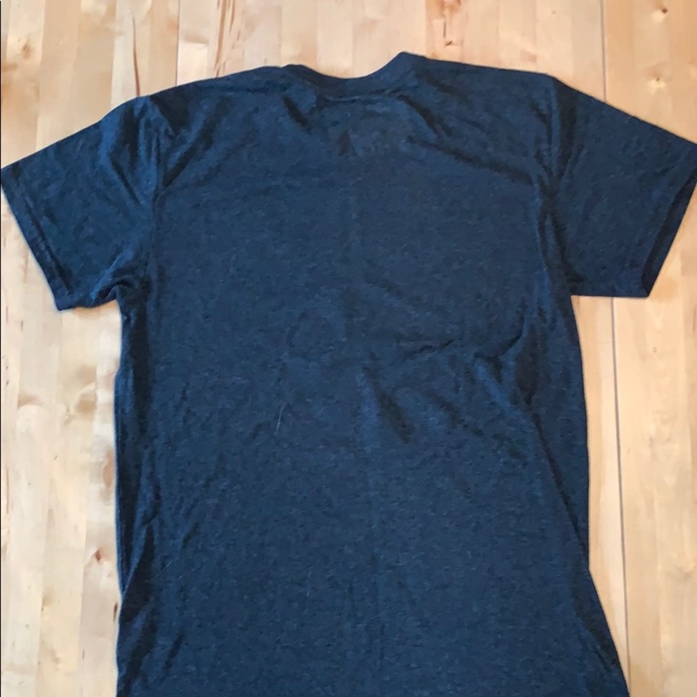 T shirt - Picture 2 of 2